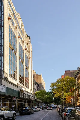 Rented by Compass | media 32