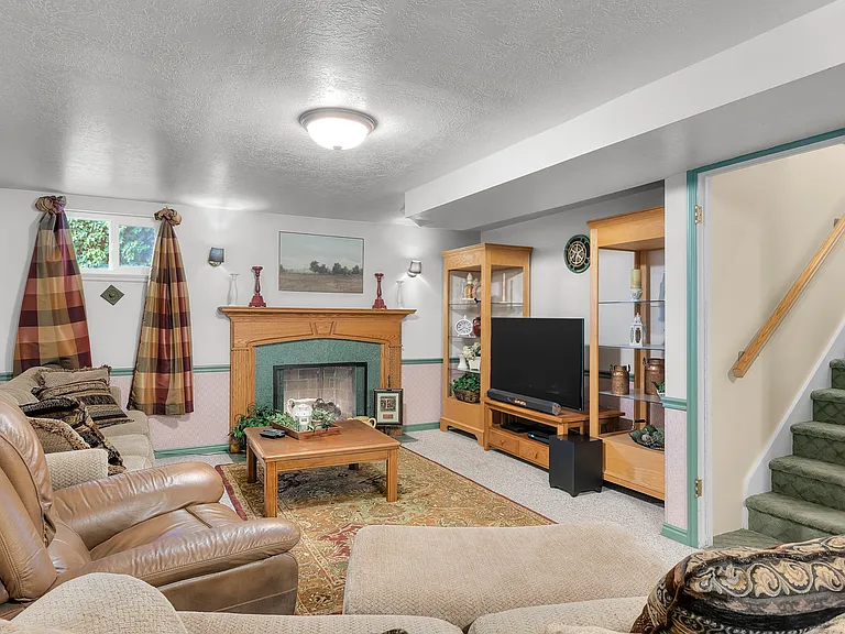 2405 E Sundown Ave — Photo 24