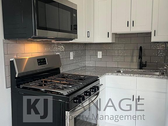 3rd image of 2064 Stieber St