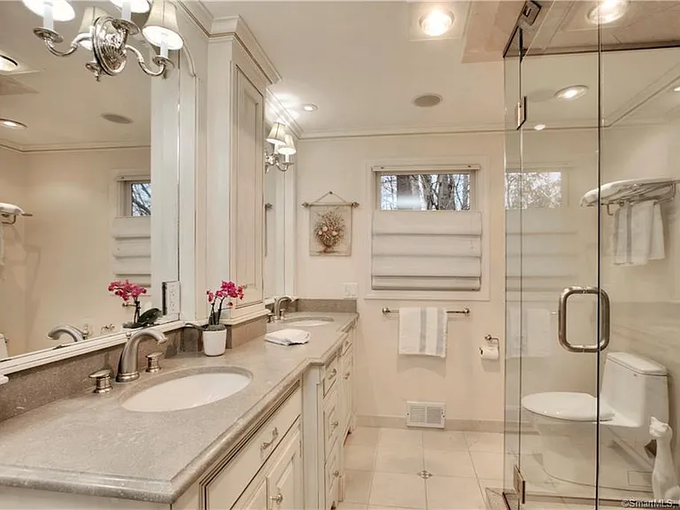 8 Lone Pine Ln — Photo 18