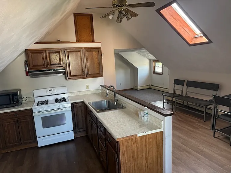 8 Walnut St #3 — Photo 4
