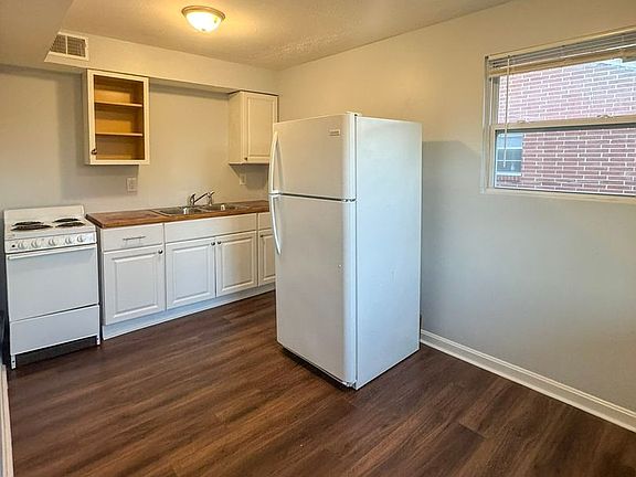 5th image of 1704 Valley Forge Way Unit 4