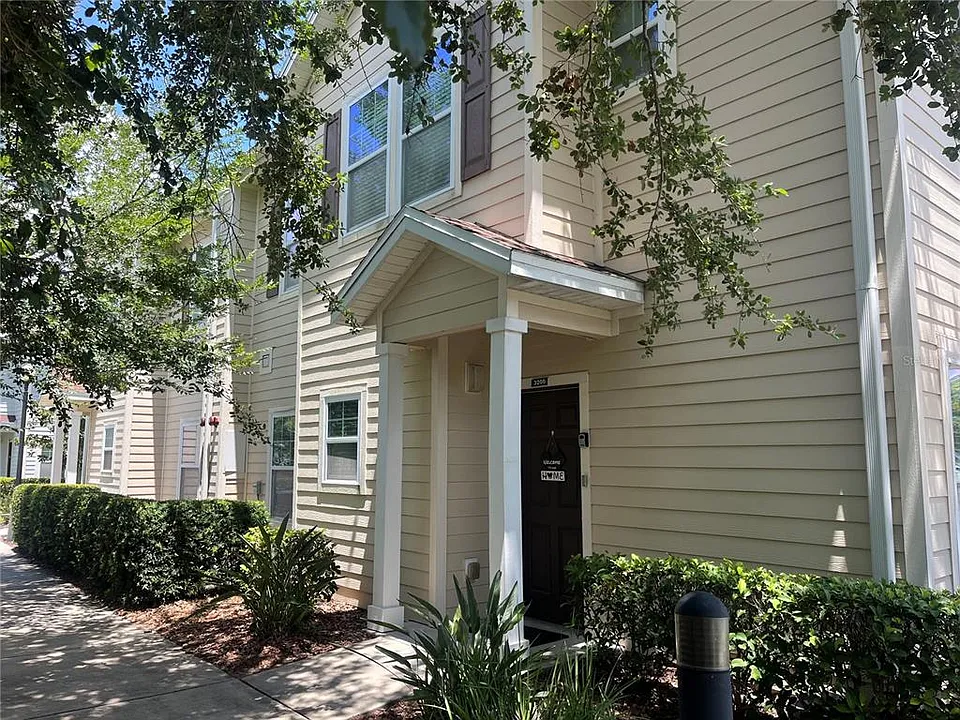 3200 Gold Ln