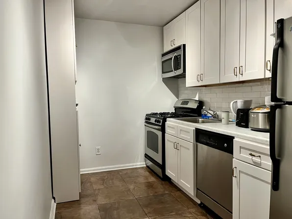 330 Lenox Road image 5 of 17