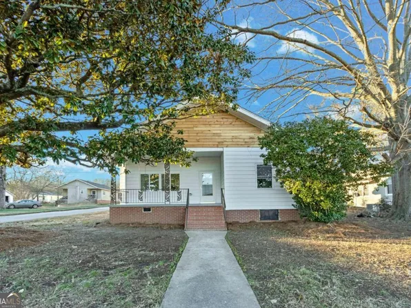 370 1st St NE, Rome, GA 30161