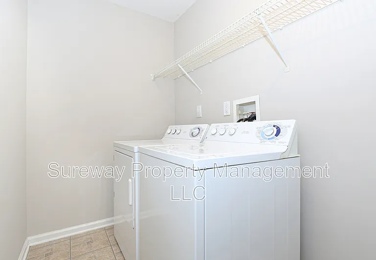 4406 Aberdeen Ln — Photo 8