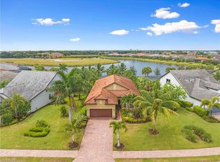 2739 Aviamar Cir, Naples, FL 34114