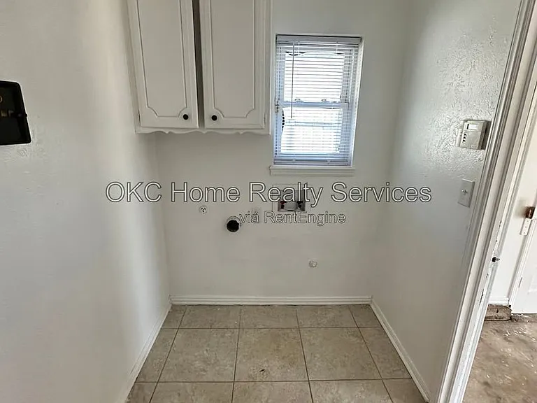 1428 SW 72nd St — Photo 23