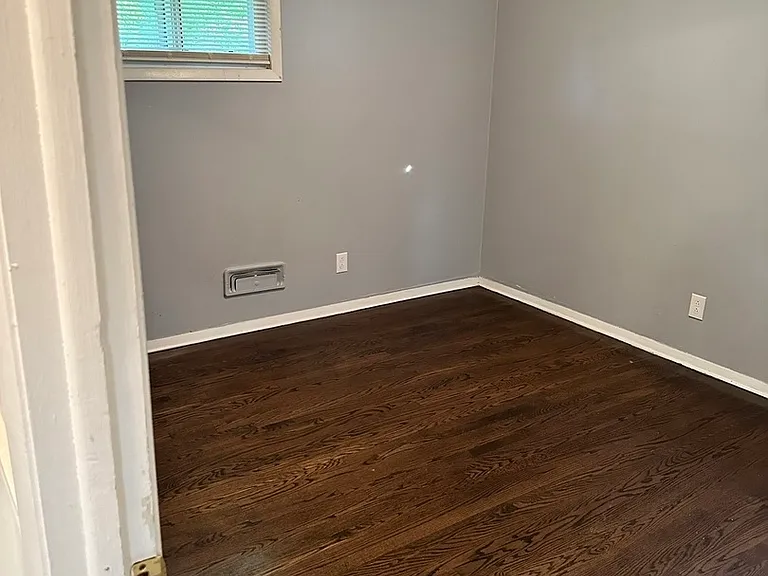 15509 Park Ln — Photo 5