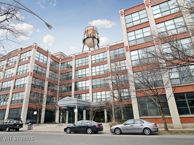 1800 W Roscoe St APT 321, Chicago, IL, 60657