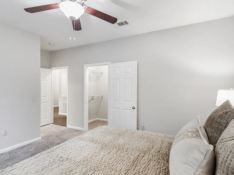 Highpointe Apartment Homes — Photo 7
