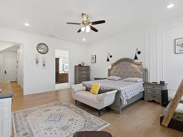 703 S Hickory Dr — Photo 17