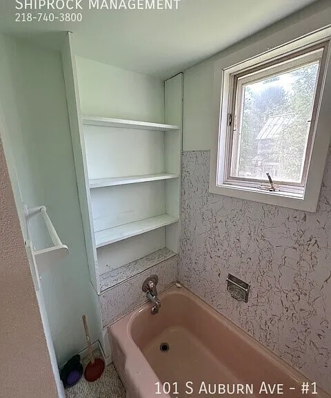 101 S Auburn Ave #1 — Photo 23