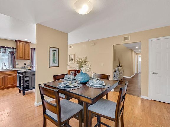 5th image of 580 Edelweiss Dr