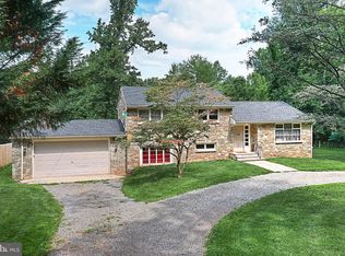 318 Racetrack Rd, Hanover, PA 17331