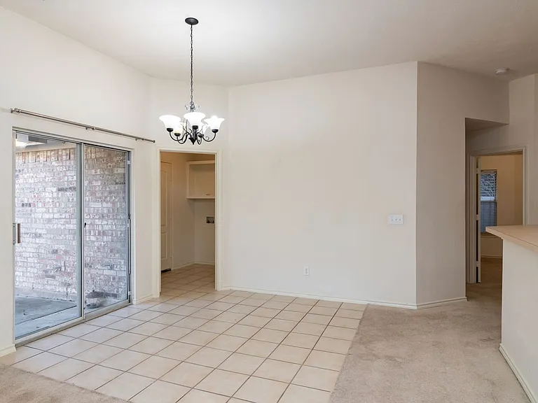 1621 Oak Brook Ln — Photo 11