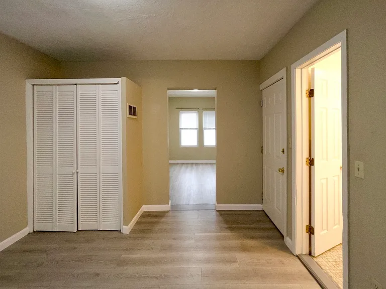 25 Oakland Ave #2R — Photo 8