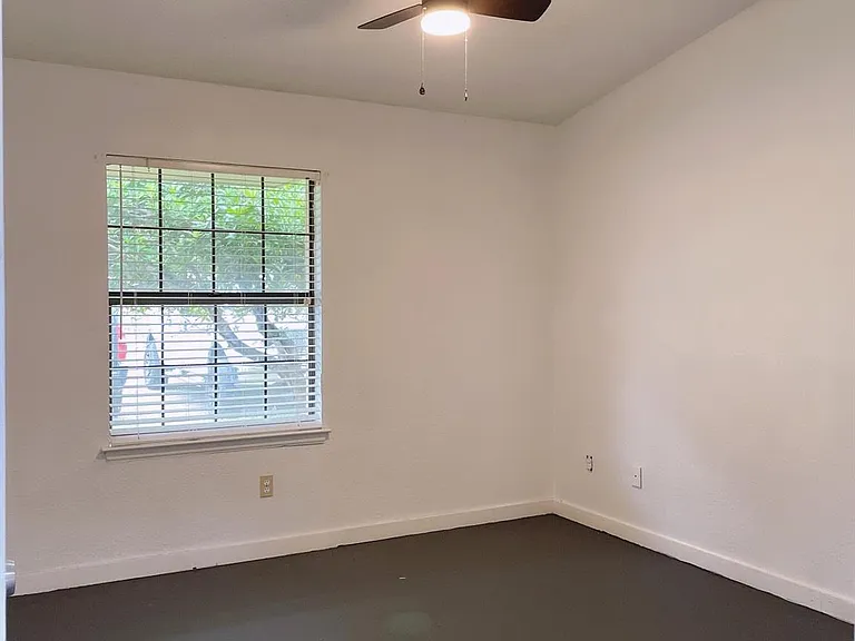 21107 Highland Lake Dr #3 — Photo 4