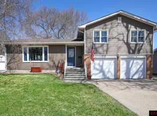 613 11th Ave SE, Waseca, MN 56093