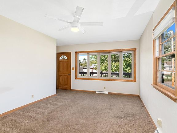 5th image of 3115 Grove St