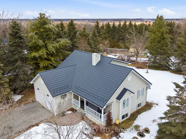 723 Country St, Mississippi Mills, ON K0A 1A0