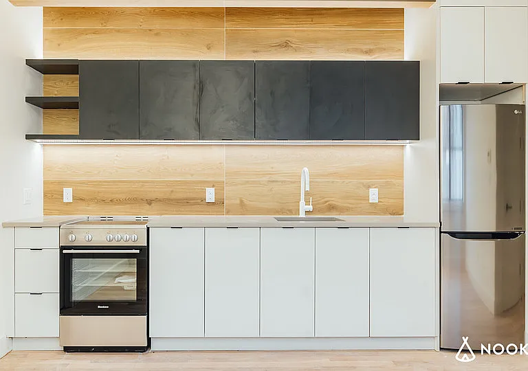 312 Devoe St #1B — Photo 9