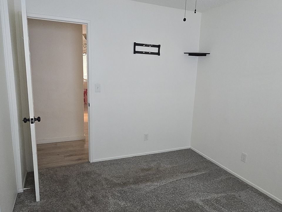 2nd image of 1486 Almond Dr