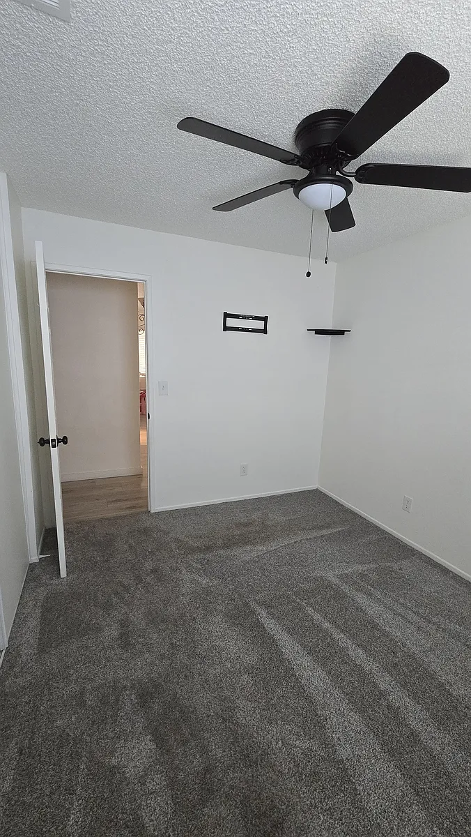 Building Photo - 1486 Almond Dr