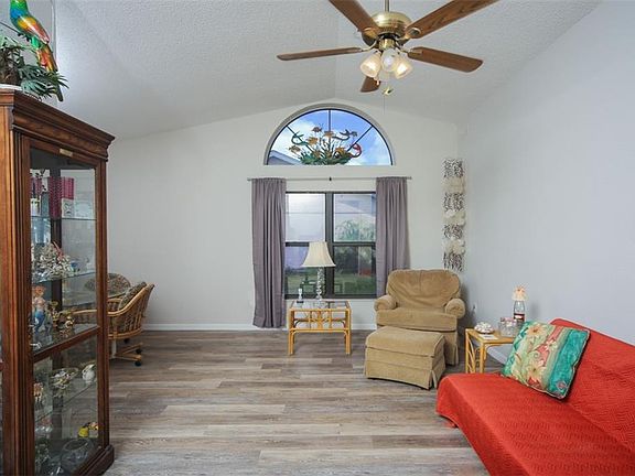 4th image of 3551 65th Avenue Cir E