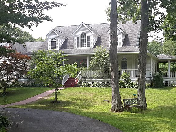 Enter on a circular driveway