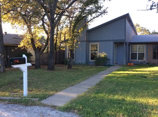 1206 Elm Ct, Runaway Bay, TX 76426