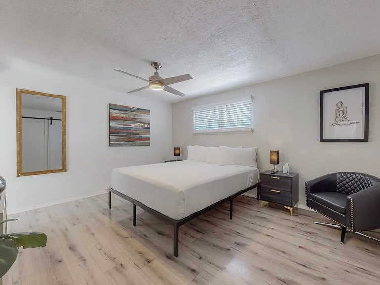 1621 Lafayette Dr NE — Photo 37