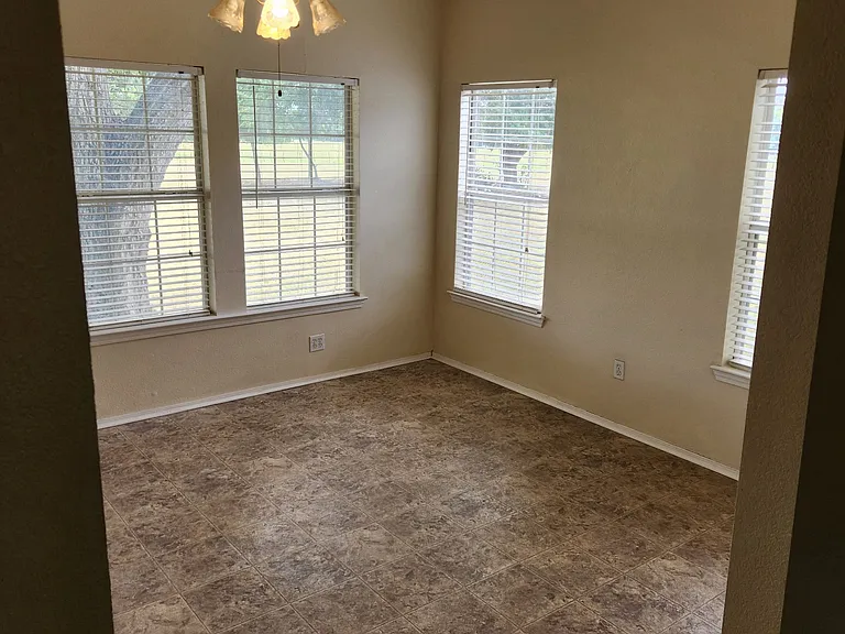 9517 County Road 419 — Photo 5