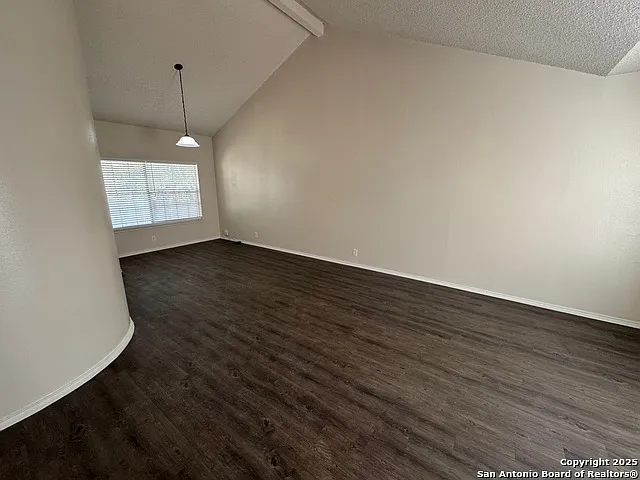 5922 Spring Buck — Photo 10