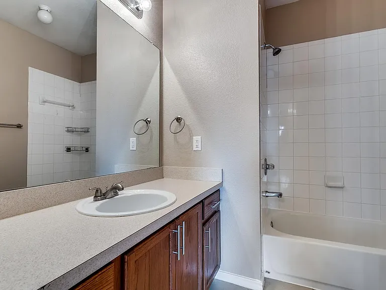 5907 Lovingham Ct #5907 — Photo 10