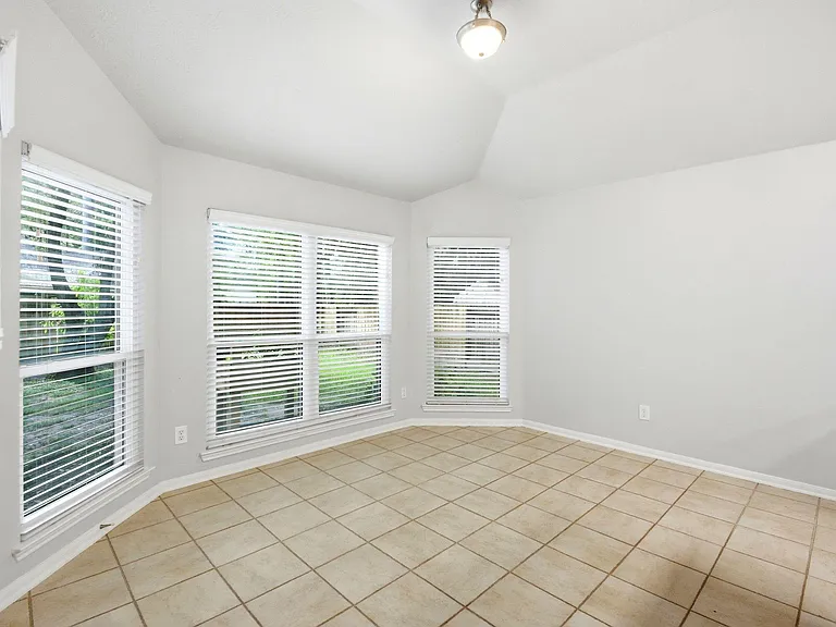 31710 Midlake Park — Photo 18