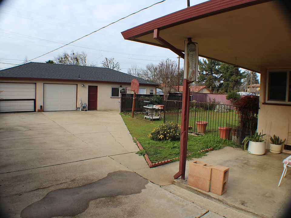 2nd image of 7361 Carmel St