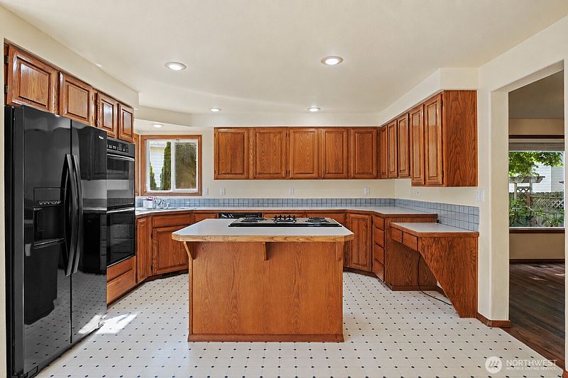 4th image of 544 SW Muzzall Street