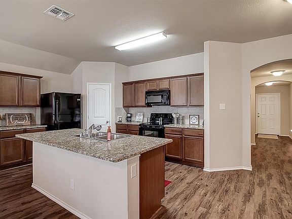 5th image of 1905 Arbordale Way