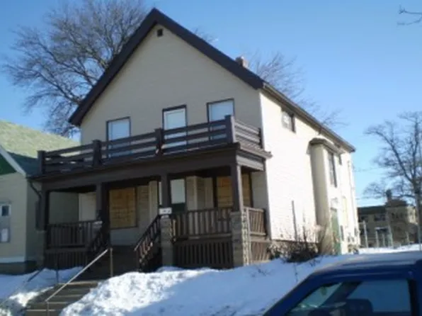 3060 N 28th St, Milwaukee, WI 53210