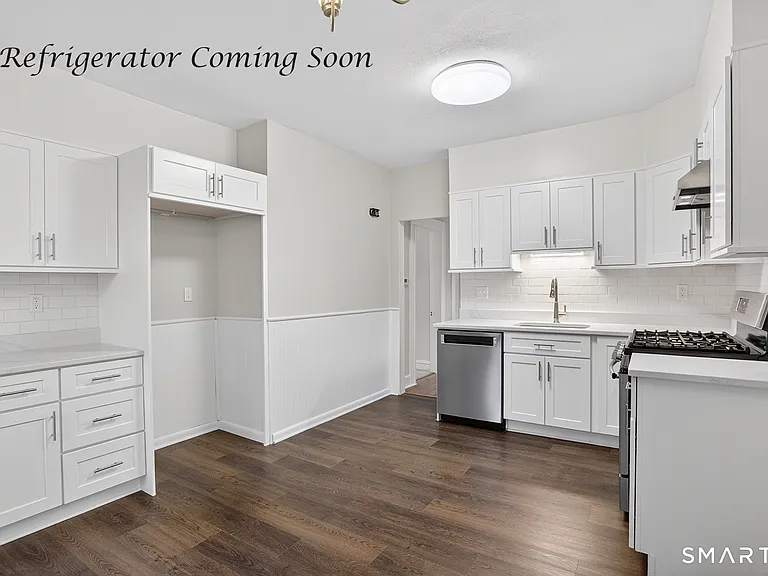 95 Parrott Ave — Photo 15