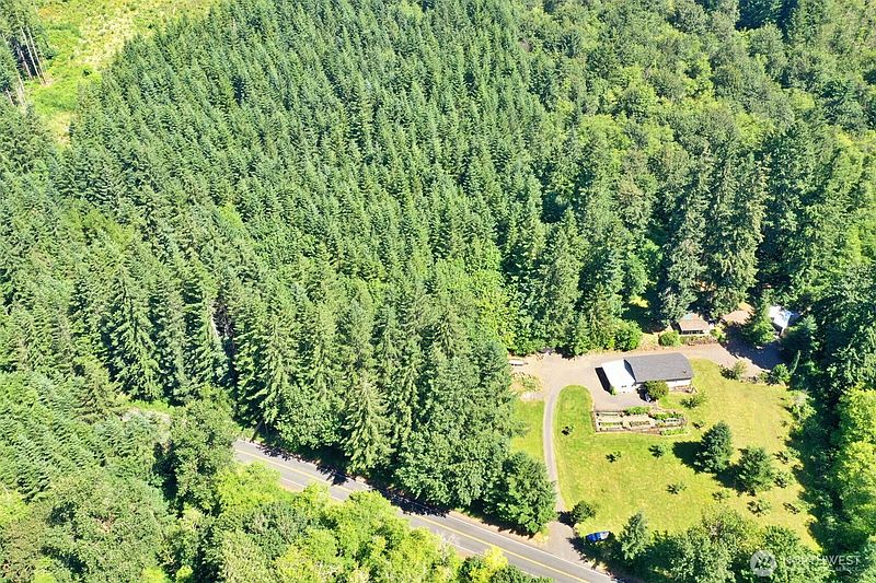 2nd image of 1668 King Road