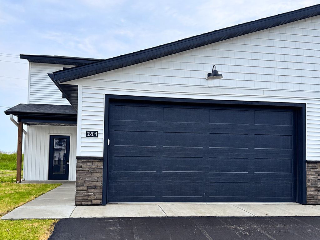 3204 Scotch Ln - Property Image