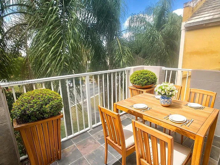 11155 SW 5th Pl #306 — Photo 9