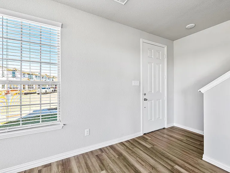 3201 Solana Cir — Photo 21