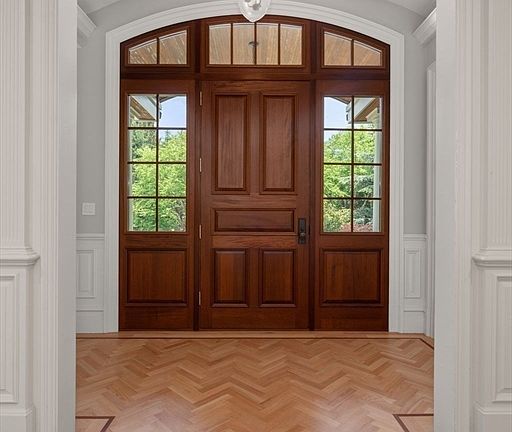 4th image of 300 Glen Rd