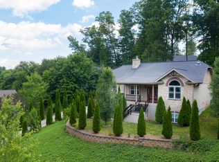 30 Village Creek Dr, Asheville, NC 28806