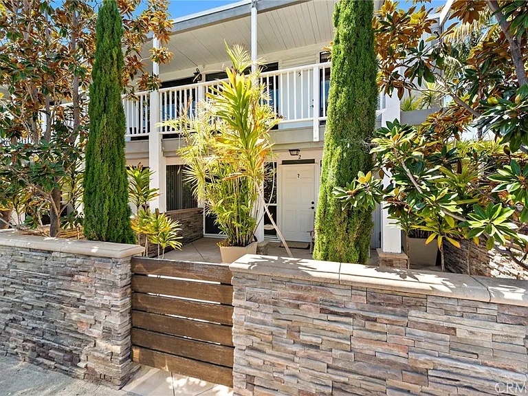 280 Aster St #1 — Photo 2