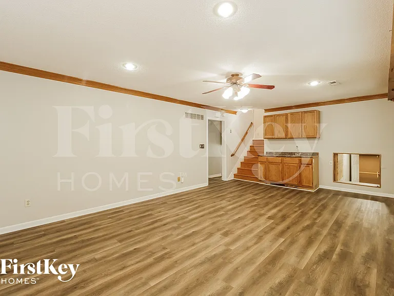 7357 N Rhode Ave — Photo 10