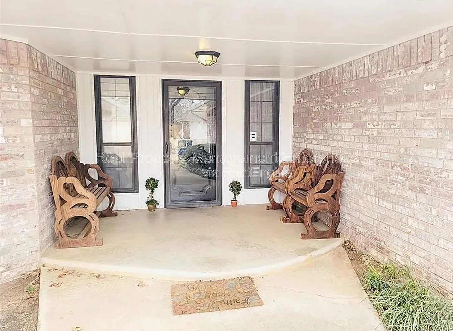 3 bed, 2.0 bath, 1867 sqft, $1,750 — Photo 2